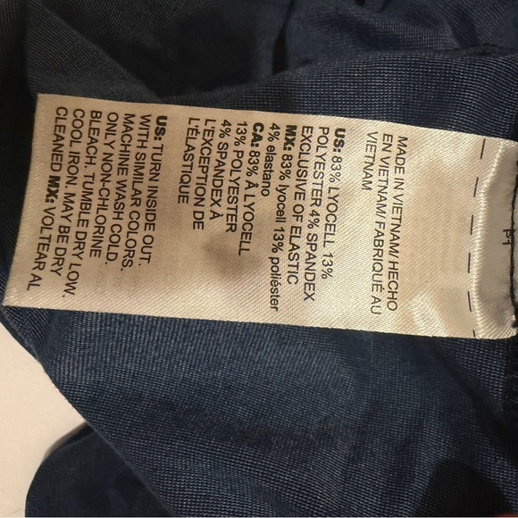 Chico’s balloon style short sleeve dark blue top. - Picture 5 of 5